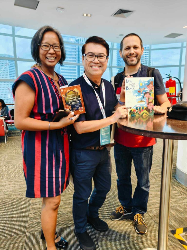 Kasama ni Dr Gatmaitan sina Dardanelleis Labrador Balisi-Lizaso, isang Pilipinang educator na naninirahan sa Singapore at awtor ng aklat na 'New Wolf on the Block', at si Lawrence Schimel, prolific author and translator ng napakaraming children's books 